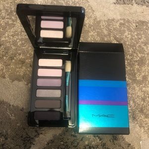 MAC pink/mauve eyeshadow palette